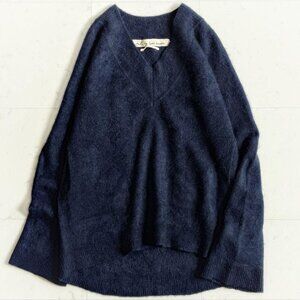 Beautiful Saori Komatsu 100% Cashmere Fluffy Knit